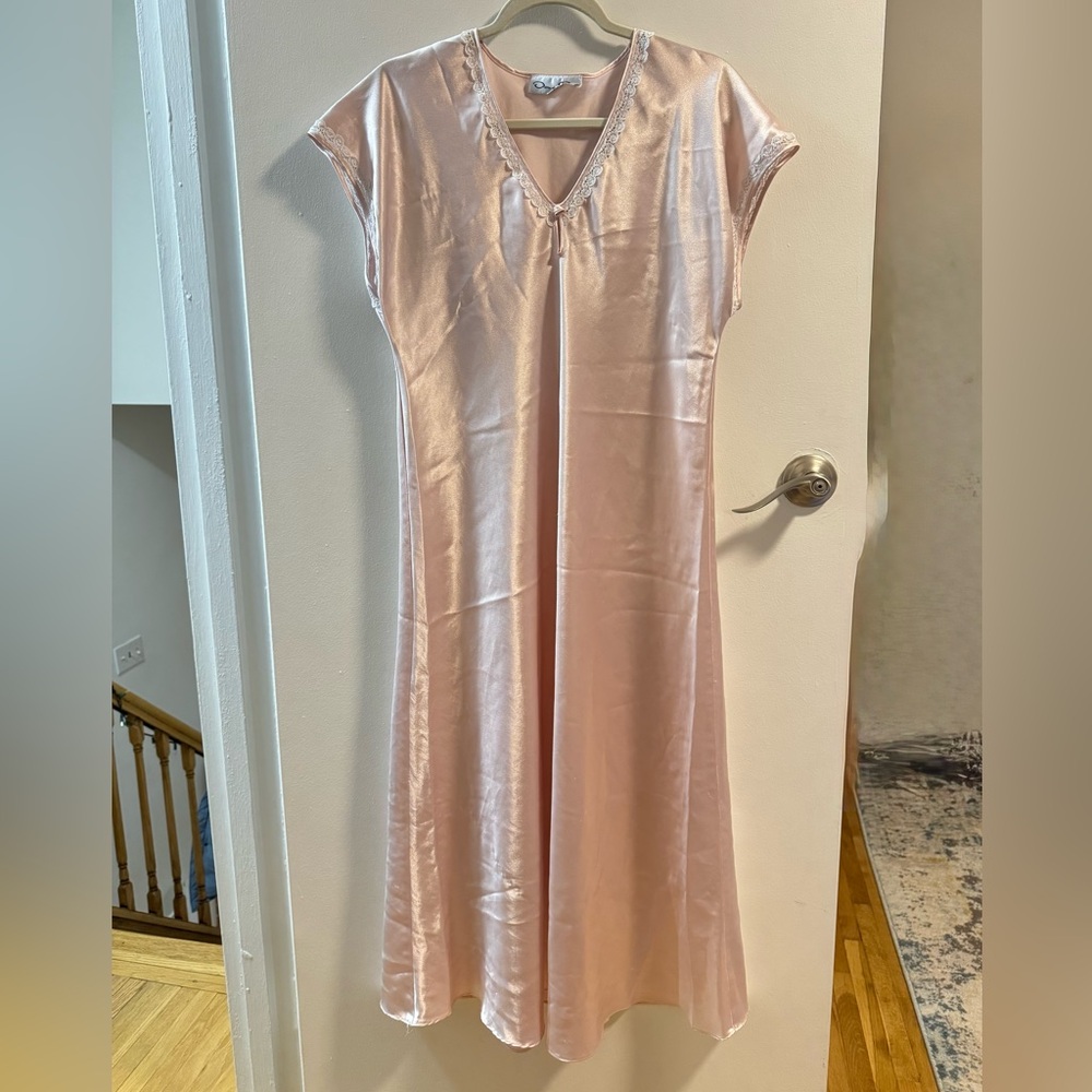 Oscar de la Renta Pink Satin Nightgown